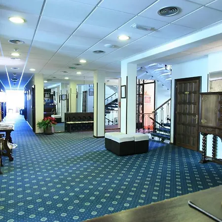 Hotel Eo 3*